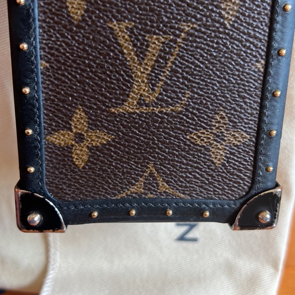 Authentic Louis Vuitton monogram eye trunk iPhone X/XS case - Picture 6 of 6